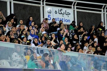 بانوان حاضر در ورزشگاه شهید حاج قاسم سلیمانی