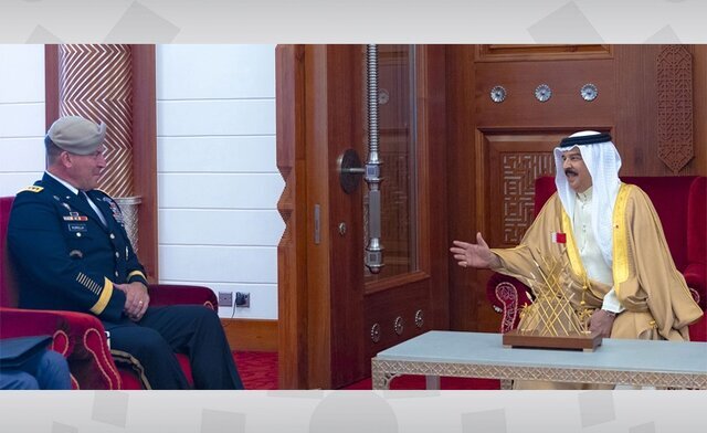 فرمانده سنتکام با ترس و احتیاط از تنگه هرمز رد شد