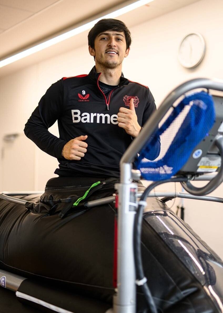 عکس| سردار آزمون روی تردمیل ضد جاذبه!