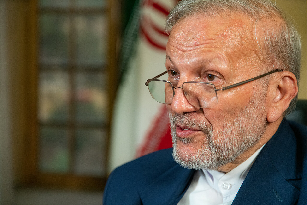 متکی: عربستان محدودیتهایی در روابط خود با ایران دارد/ سیاست ایران نه شرقی نه غربی است/تمام تخممرغها را در یک سبد قرار نمیدهیم