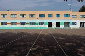 عکس | حیاط ترسناک یک مدرسه در شمال ایران