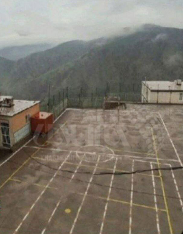 عکس | حیاط ترسناک یک مدرسه در شمال ایران