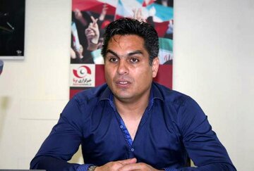 همه مو میبینند و نکونام پیچش مو! همه مو میبینند و نکونام پیچش مو!