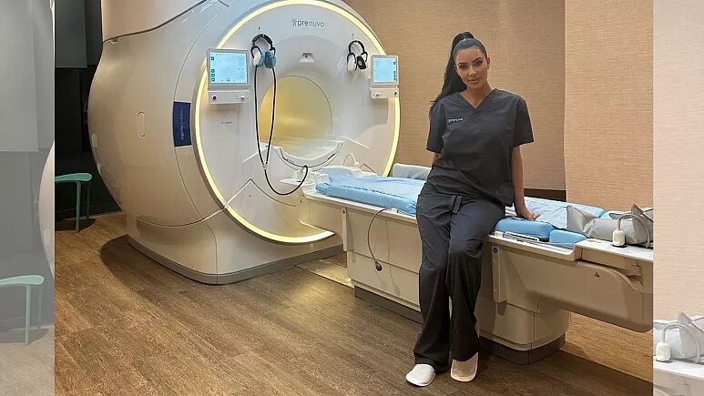 عکس | پست اینستاگرامی «کیم کارداشیان» جنجالی شد؛ هشدار کارشناسان درباره دستگاه «نجات بخش» 2