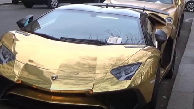 این خودروهای بنسلمان تماما از طلا ساخته شدهاند!/ عکس