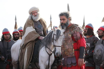 عکس | گریم باورنکردنی سید جواد هاشمی در سریال جدیدش؛ آقای بازیگر ۲۰ سال پیر شد