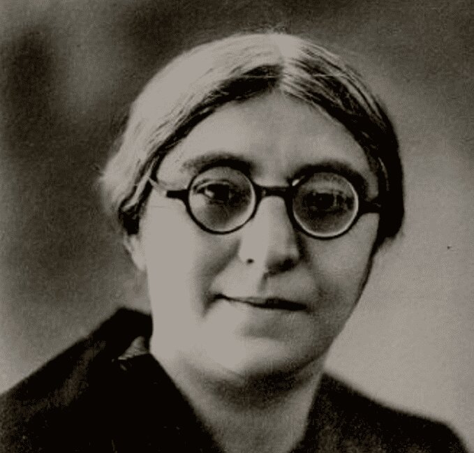 این زن، مهمترین زن قجری و رابط خاندان قاجار و پهلوی بود + عکس