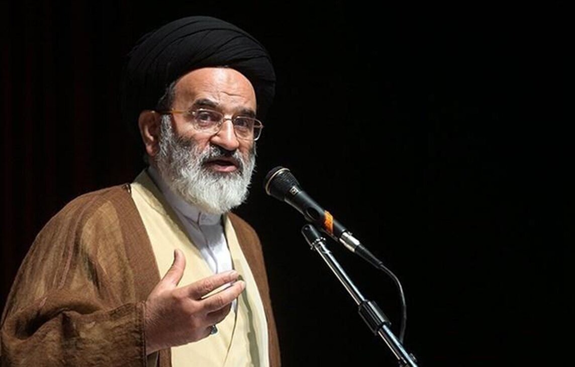 عضو شورای سیاستگذاری ائمه جمعه: بند ناف اروپا به تنگه هرمز وصل است/ درود بر زنان با حجاب در خیابان حاضر شدند؛ هم خانه را اداره می کنند هم خیابان را