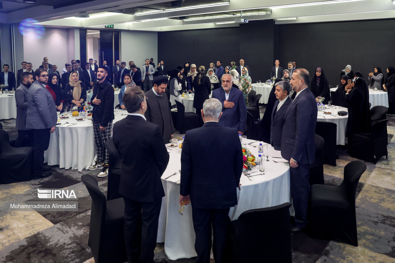 حجاب و پوشش ایرانیان مقیم آفریقای جنوبی در دیدار با امیرعبداللهیان