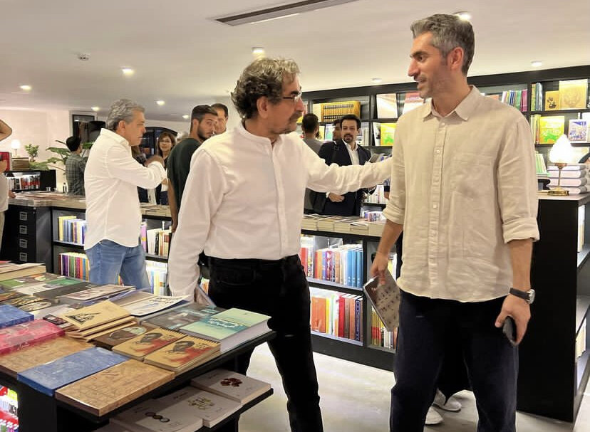 عکس| شوالیه آواز ایران مهمان زیدان استقلالیها و همسرش