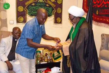دیدار روحانیون مسیحی نیجریه با شیخ زکزاکی + تصاویر دیدار روحانیون مسیحی نیجریه با شیخ زکزاکی + تصاویر