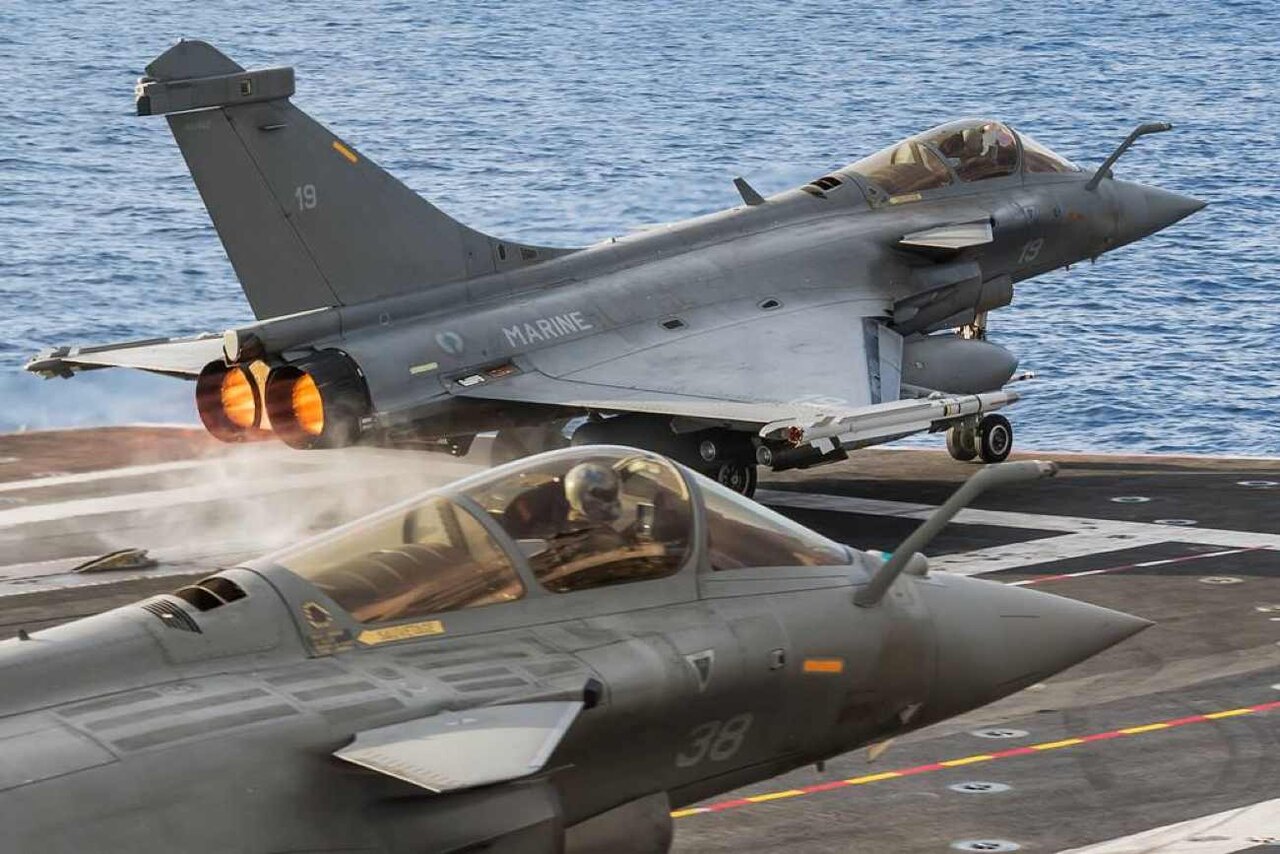 رقابت بن سلمان و رییس جمهور عراق برای رسیدن به این جنگنده فرانسوی!/ عکس | 1000tar.ir