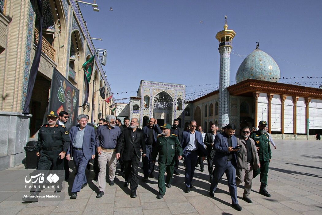گزارش تصویری وزیر کشور، در جریان سفر به شیراز   وحیدی: عاملان و پشتیبانان تروریست‌ها را مجازات می‌کنیم