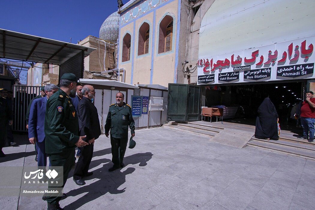 گزارش تصویری وزیر کشور، در جریان سفر به شیراز وحیدی: عاملان و پشتیبانان تروریستها را مجازات میکنیم