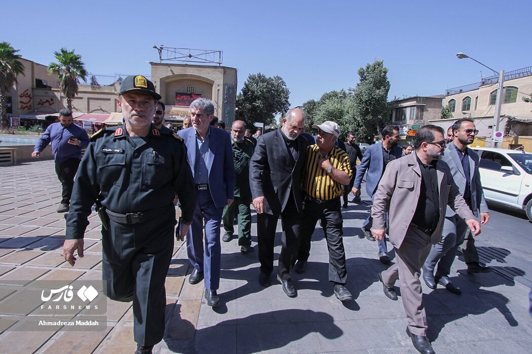 گزارش تصویری وزیر کشور، در جریان سفر به شیراز وحیدی: عاملان و پشتیبانان تروریست‌ها را مجازات می‌کنیم