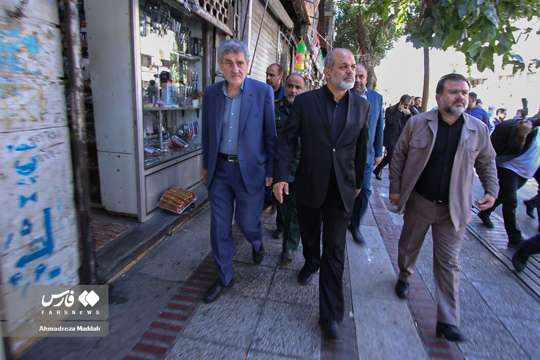 گزارش تصویری وزیر کشور، در جریان سفر به شیراز وحیدی: عاملان و پشتیبانان تروریستها را مجازات میکنیم