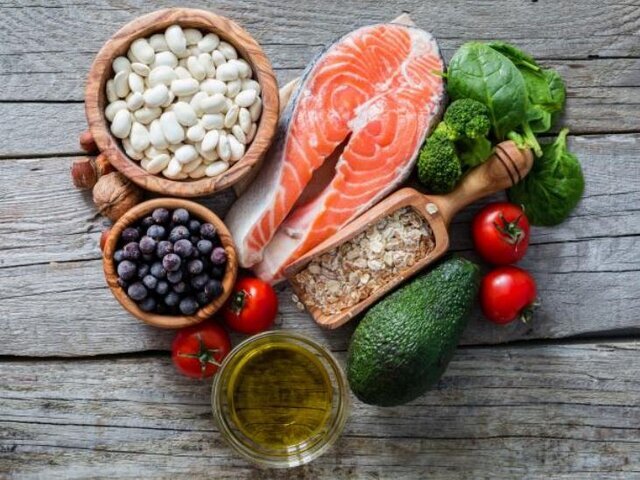 چه عاملی باعث ایست قلبی میشود؟/ موادغذایی مفید برای حفظ سلامت قلب