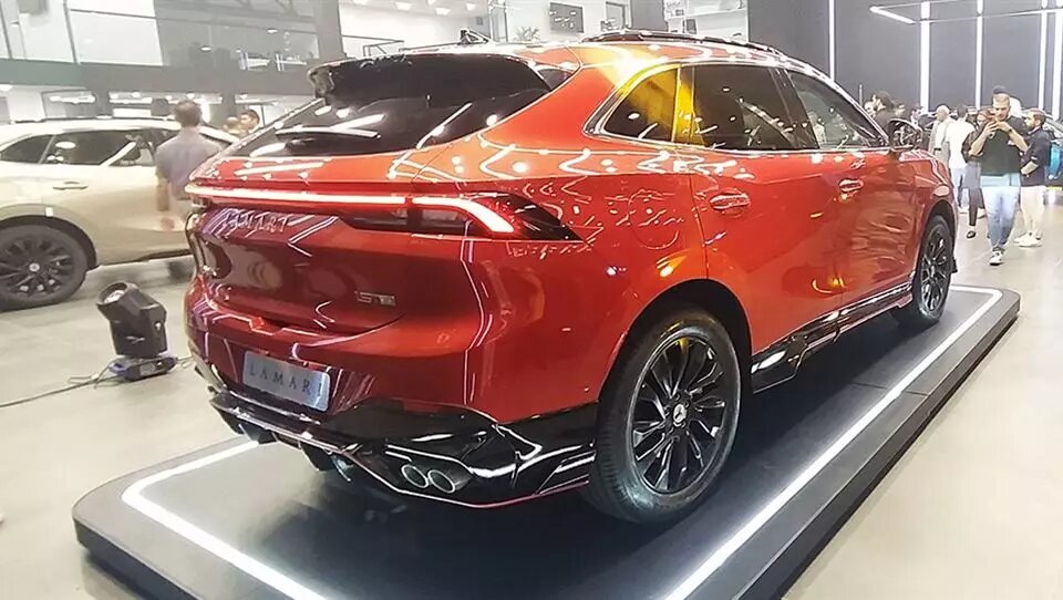 رونمایی از لاماری ایما با امکاناتی بیشتر/ رقابت داغ کراساورهای چینی در بازار ایران/ عکس