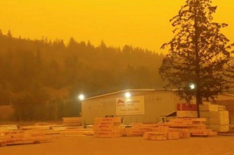 ببینید | تصاویری آخرالزمانی؛ آسمان کانادا قرمز شد