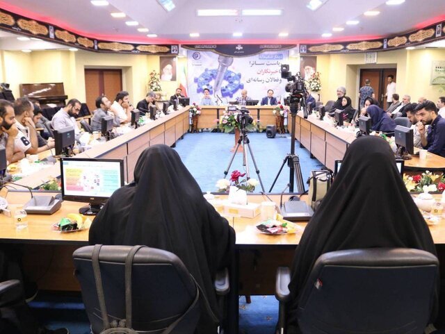 رئیس ساترا پای صحبتهای اهالی رسانه نشست