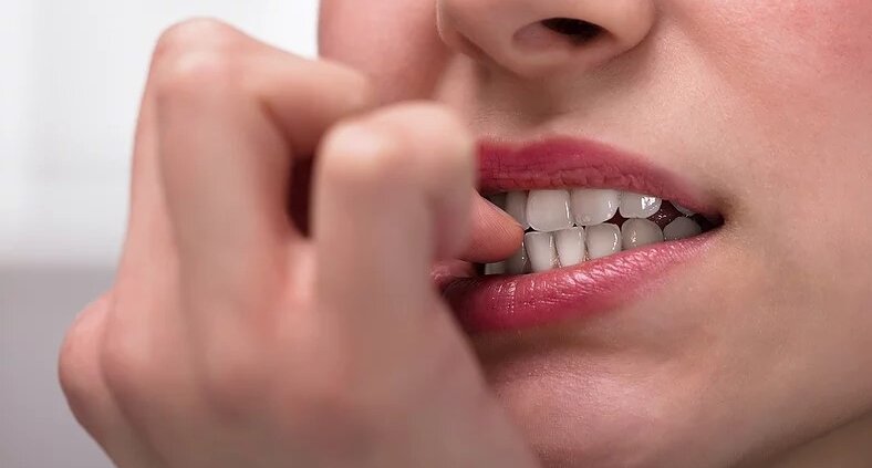 با این ترفند ساده دیگر ناخنهای خود را نجوید