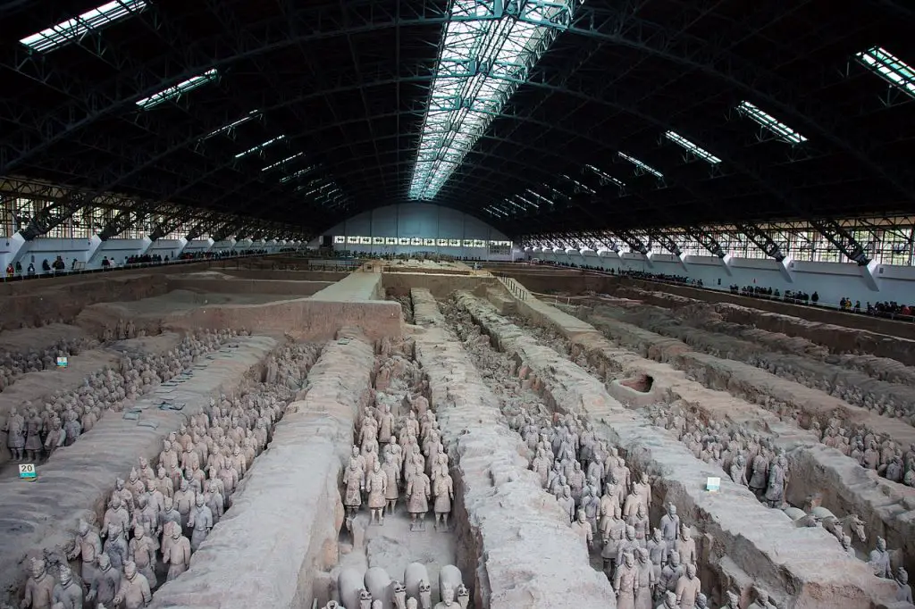 چرا باز کردن مقبره بزرگ اولین امپراتور چین ترسناک است؟/ عکس