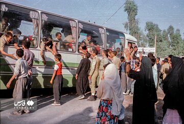 آزادگان سرافراز در آغوش وطن