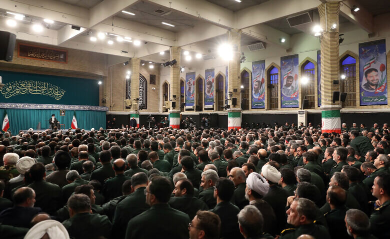 تصاویری از دیدار رهبر انقلاب با فرماندهان سپاه