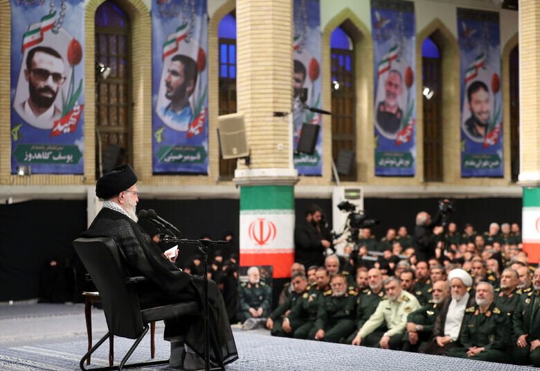 تصاویری از دیدار رهبر انقلاب با فرماندهان سپاه