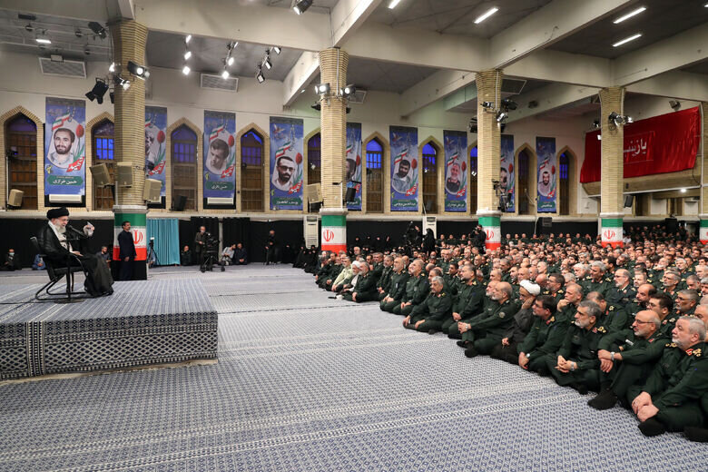 تصاویری از دیدار رهبر انقلاب با فرماندهان سپاه