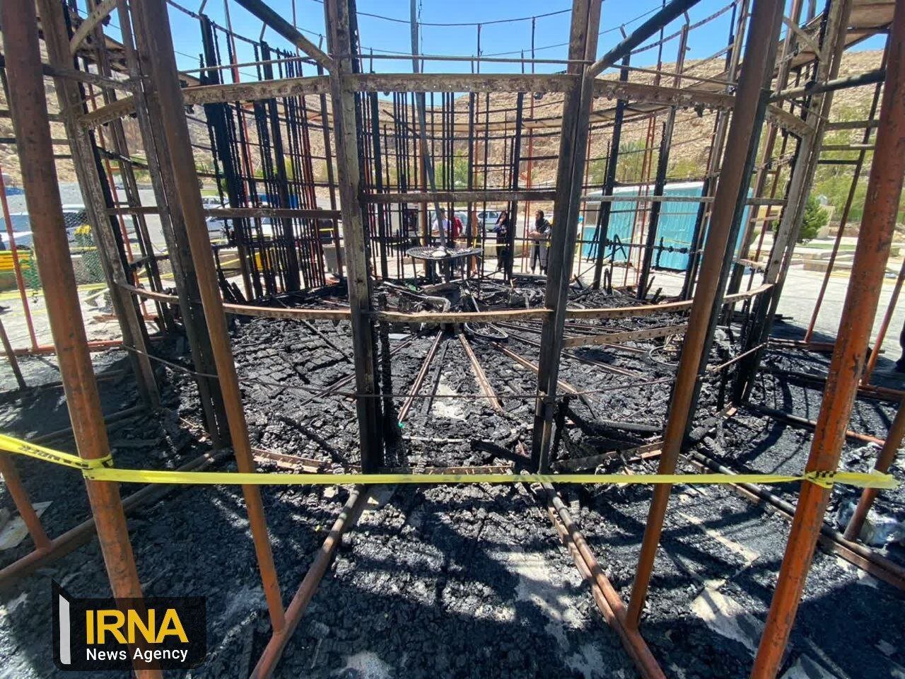 جدیدترین تصاویر از دیوار مرگی که در شهربازی جهرم سوخت/ عکس