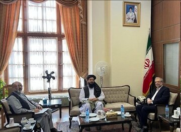 دیدار یک دیپلمات ارشد ایرانی با سرپرست سفارت افغانستان در تهران