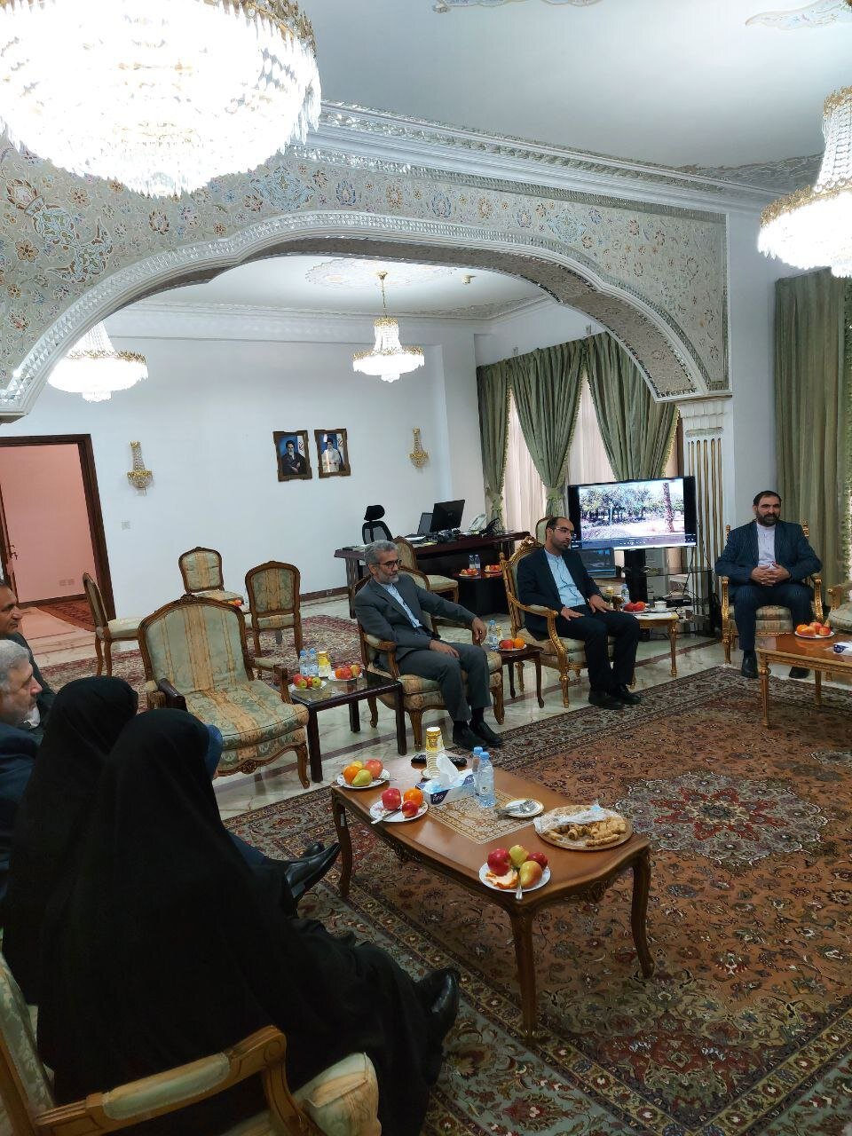 تصاویری از بازدید امیرعبداللهیان از ساختمانهای کنسولگری ایران در عربستان