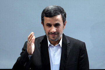 محمود احمدی نژاد به خارج از کشور رفت /مقصد سفر کجاست؟
