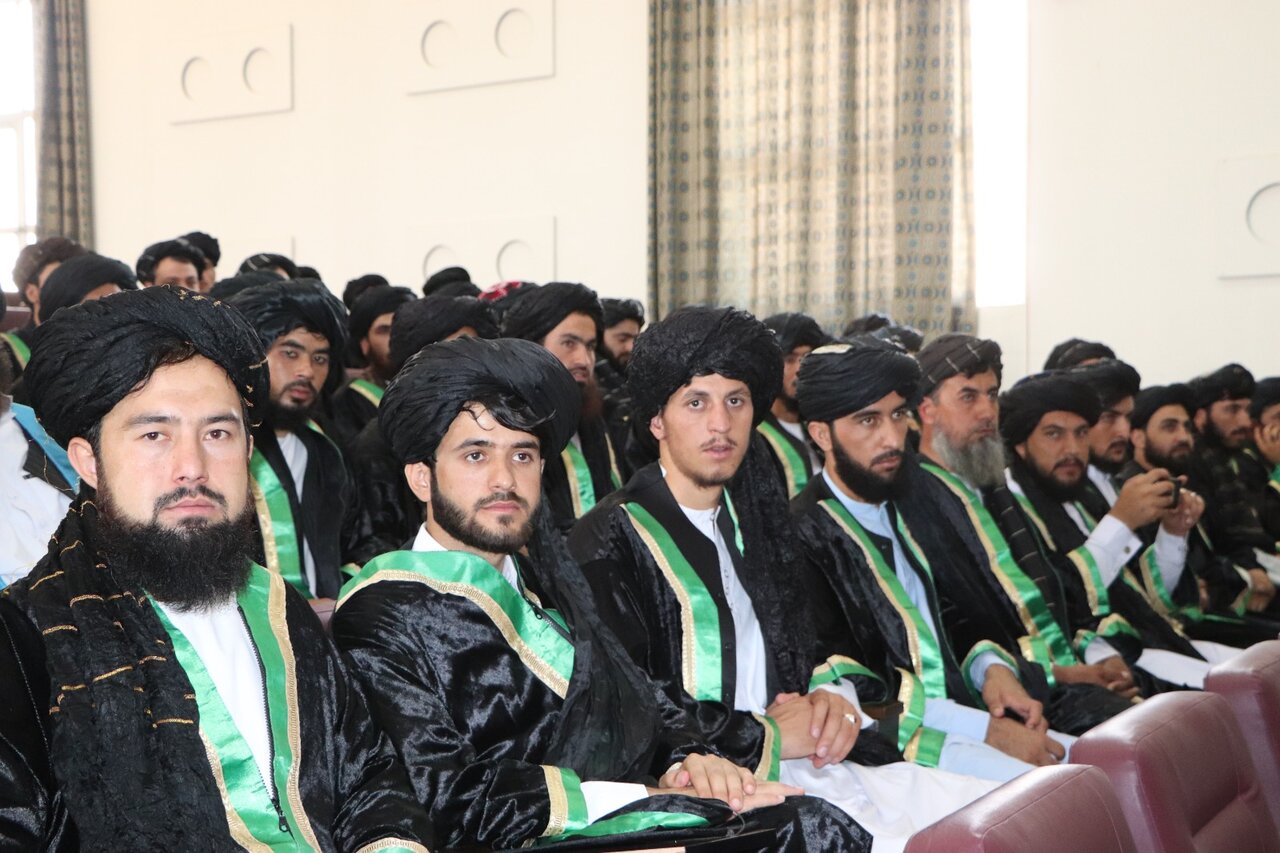 فارغالتحصیلان دانشگاه طالبان را ببینید!/عکس