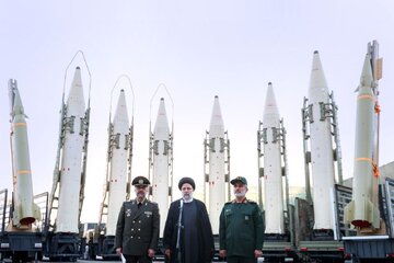 انضمام الصاروخين الاستراتيجيين "خرمشهر" و"الحاج قاسم" إلى القوات المسلحة