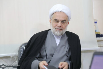 به خانواده مهسا امینی سرزدیم و آنها درد دل کردند / پدر ایشان خواسته هایی درباره محل دفن دخترش دارد