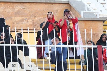 عکس | حضور پرشور زنان تبریزی در استادیوم