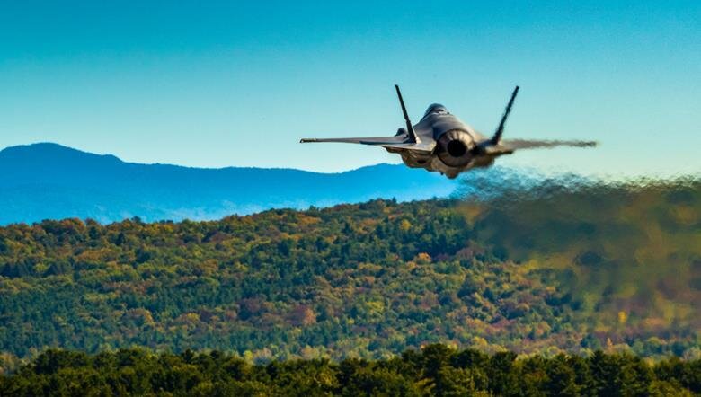 آمریکا برای این جنگنده، ۳میلیارد دلار هزینه میکند!/ عکس