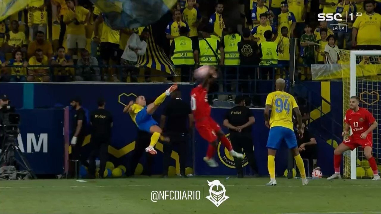 عکس| فریاد کریس رونالدو سر داور چینی؛ بیدار شو!