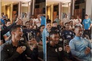 ببینید | شادی عجیب کادرفنی و بازیکنان بمبئی سیتی هند پس از همگروهی با الهلال عربستان