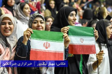 روز چهارم والیبال قهرمانی آسیا: ایران و ژاپن می‌تازند / مردان و زنان ارومیه‌ای یک‌دل و همراه تیم ملی