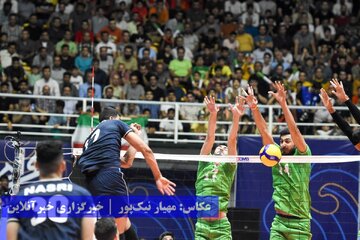 روز چهارم والیبال قهرمانی آسیا: ایران و ژاپن می‌تازند / مردان و زنان ارومیه‌ای یک‌دل و همراه تیم ملی