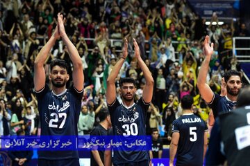 روز چهارم والیبال قهرمانی آسیا: ایران و ژاپن می‌تازند / مردان و زنان ارومیه‌ای یک‌دل و همراه تیم ملی