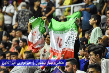 روز چهارم والیبال قهرمانی آسیا: ایران و ژاپن می‌تازند / مردان و زنان ارومیه‌ای یک‌دل و همراه تیم ملی
