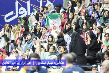 روز چهارم والیبال قهرمانی آسیا: ایران و ژاپن می‌تازند / مردان و زنان ارومیه‌ای یک‌دل و همراه تیم ملی