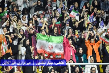 روز چهارم والیبال قهرمانی آسیا: ایران و ژاپن می‌تازند / مردان و زنان ارومیه‌ای یک‌دل و همراه تیم ملی