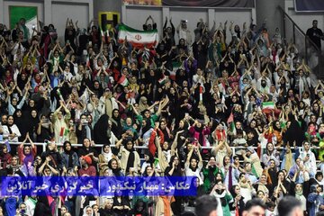 روز چهارم والیبال قهرمانی آسیا: ایران و ژاپن می‌تازند / مردان و زنان ارومیه‌ای یک‌دل و همراه تیم ملی