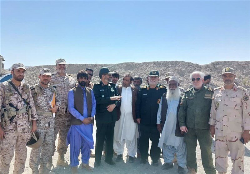 عکسی از مقام بلندپایه سپاه در مناطق مرزی سیستان