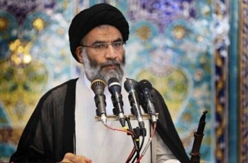 امام جمعه اهواز: اگر جنگ زیرساختی آغاز شود، تبعات آن فقط متوجه یک طرف نیست / این را که دشمن از مذاکره حرف می زند باید در چارچوب شرایط جدید تحلیل کرد